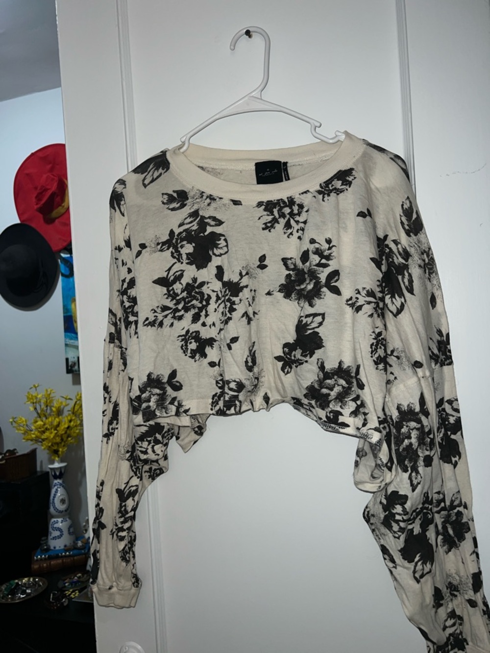 Cropped Floral Long-Sleeve Top - Black on Cream